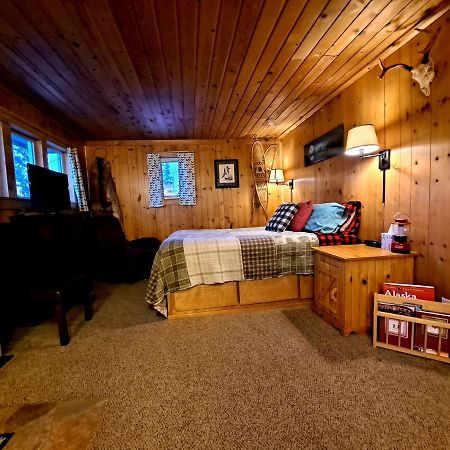 Northwoods Cottage Bed And Breakfast Fairbanks Exterior photo