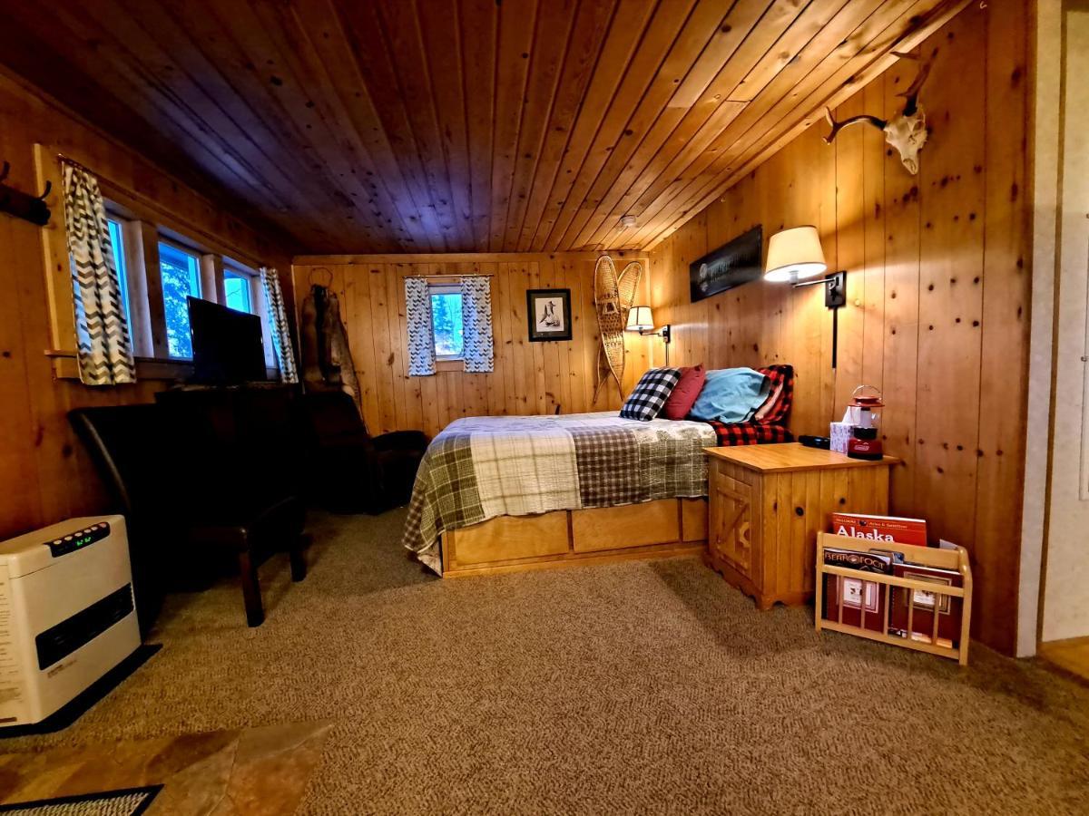 Northwoods Cottage Bed And Breakfast Fairbanks Exterior photo